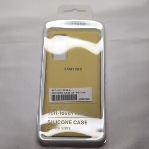 Samsung Galaxy S20 FE Soft-Touch Silicone Case - Cream